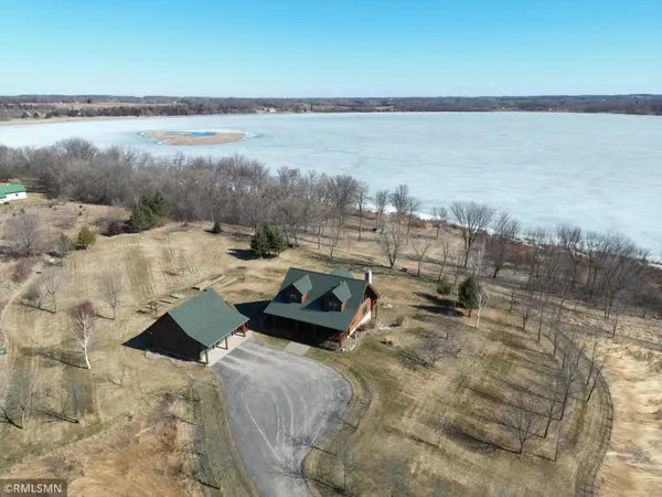 $699,900 | 9298 50th Street Northwest, Annandale, MN 55302