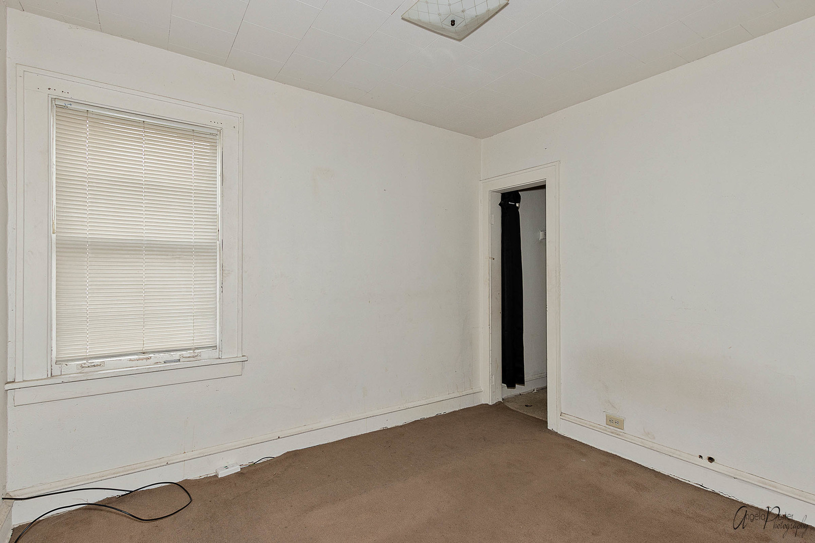26308 West Rollins Road Ingleside, IL 60041 - Photo 7 of 26 an empty room with windows