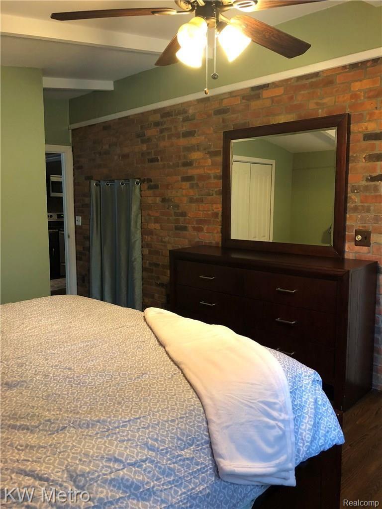 1108 Hampton Road Grosse Pointe, MI 48236 - Photo 14 of 17 master bedroom 2.jpg