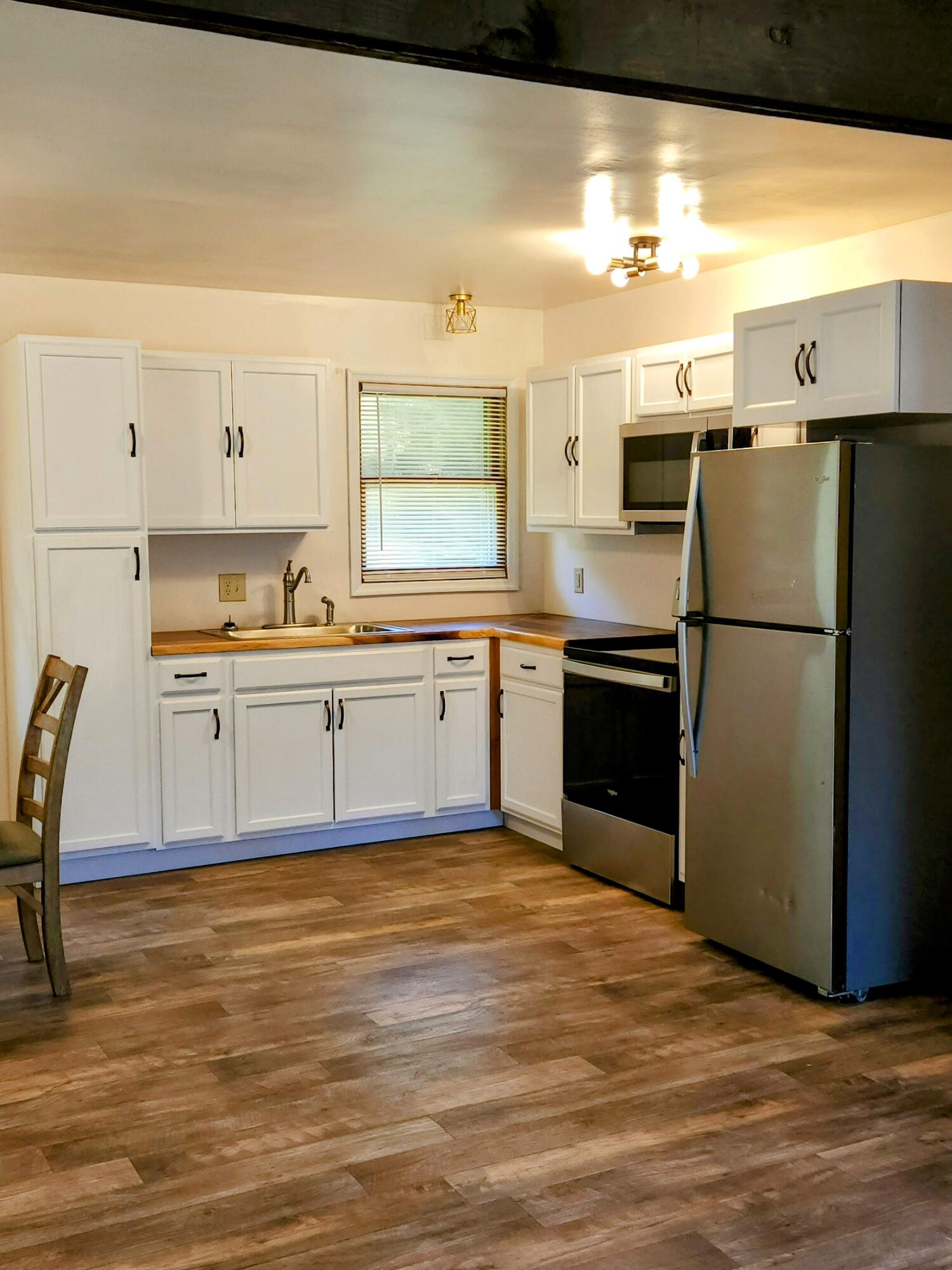 60 Sampson Road Hemingway, SC 29554 - Photo 3 of 15 Kitchen