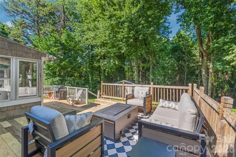 $525,000 | 425 Regency Drive, Charlotte, NC 28211