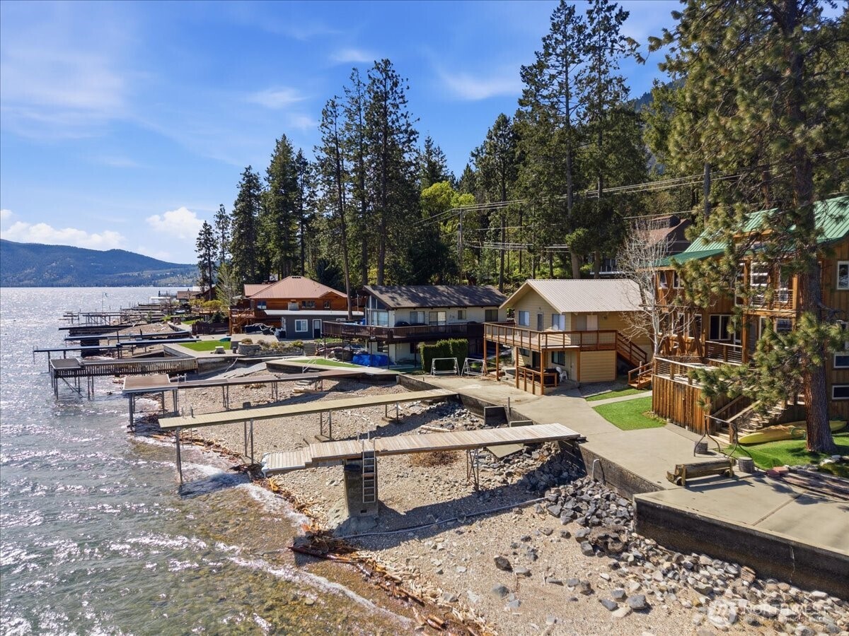 12632 South Lakeshore Road Chelan, WA 98816 - Photo 2 of 40