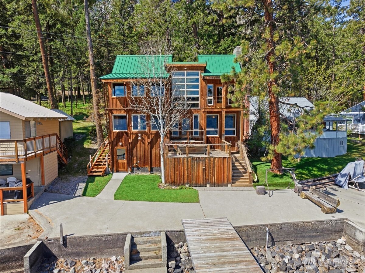 12632 South Lakeshore Road Chelan, WA 98816 - Photo 23 of 40