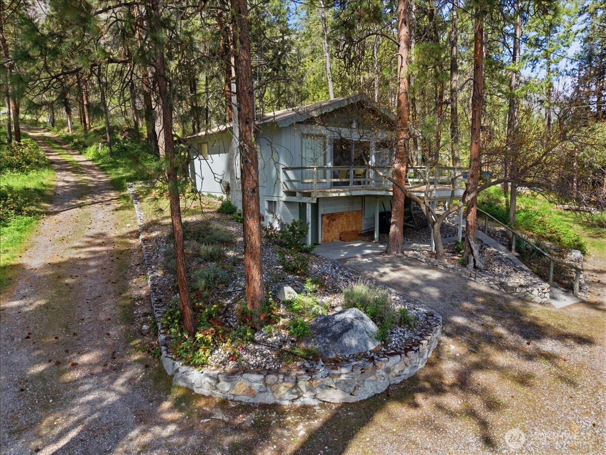 12632 South Lakeshore Road Chelan, WA 98816 - Photo 31 of 40