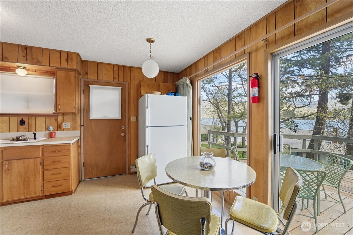 12632 South Lakeshore Road Chelan, WA 98816 - Photo 34 of 40