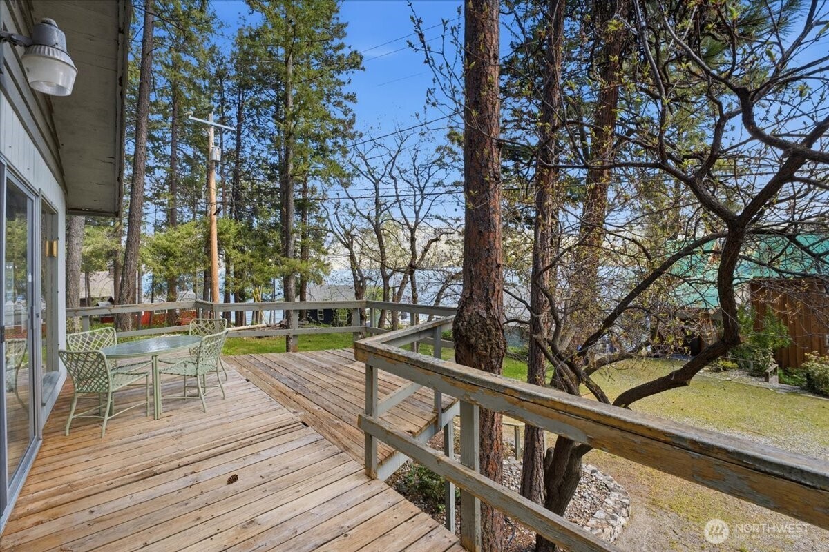 12632 South Lakeshore Road Chelan, WA 98816 - Photo 36 of 40