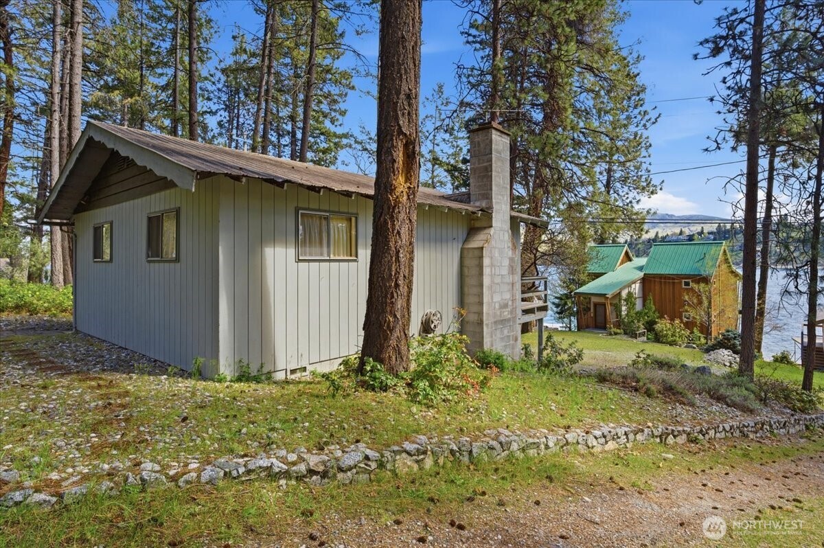 12632 South Lakeshore Road Chelan, WA 98816 - Photo 8 of 40
