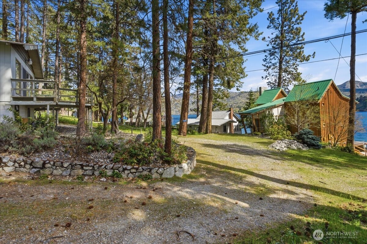 12632 South Lakeshore Road Chelan, WA 98816 - Photo 9 of 40