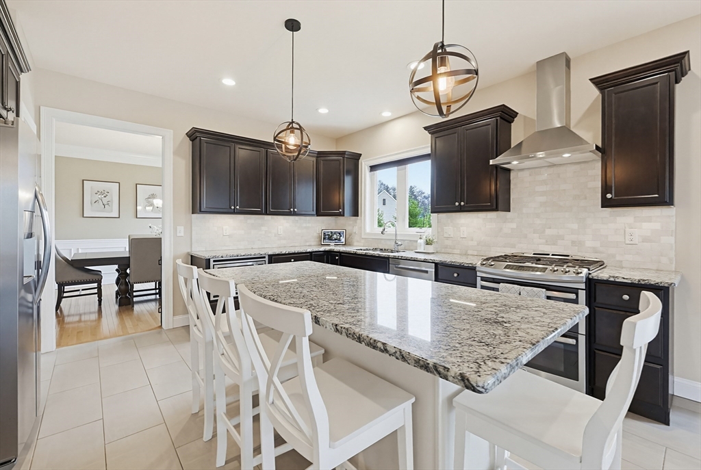 36 Magnolia Way Bridgewater, MA 02324 - Photo 4 of 42