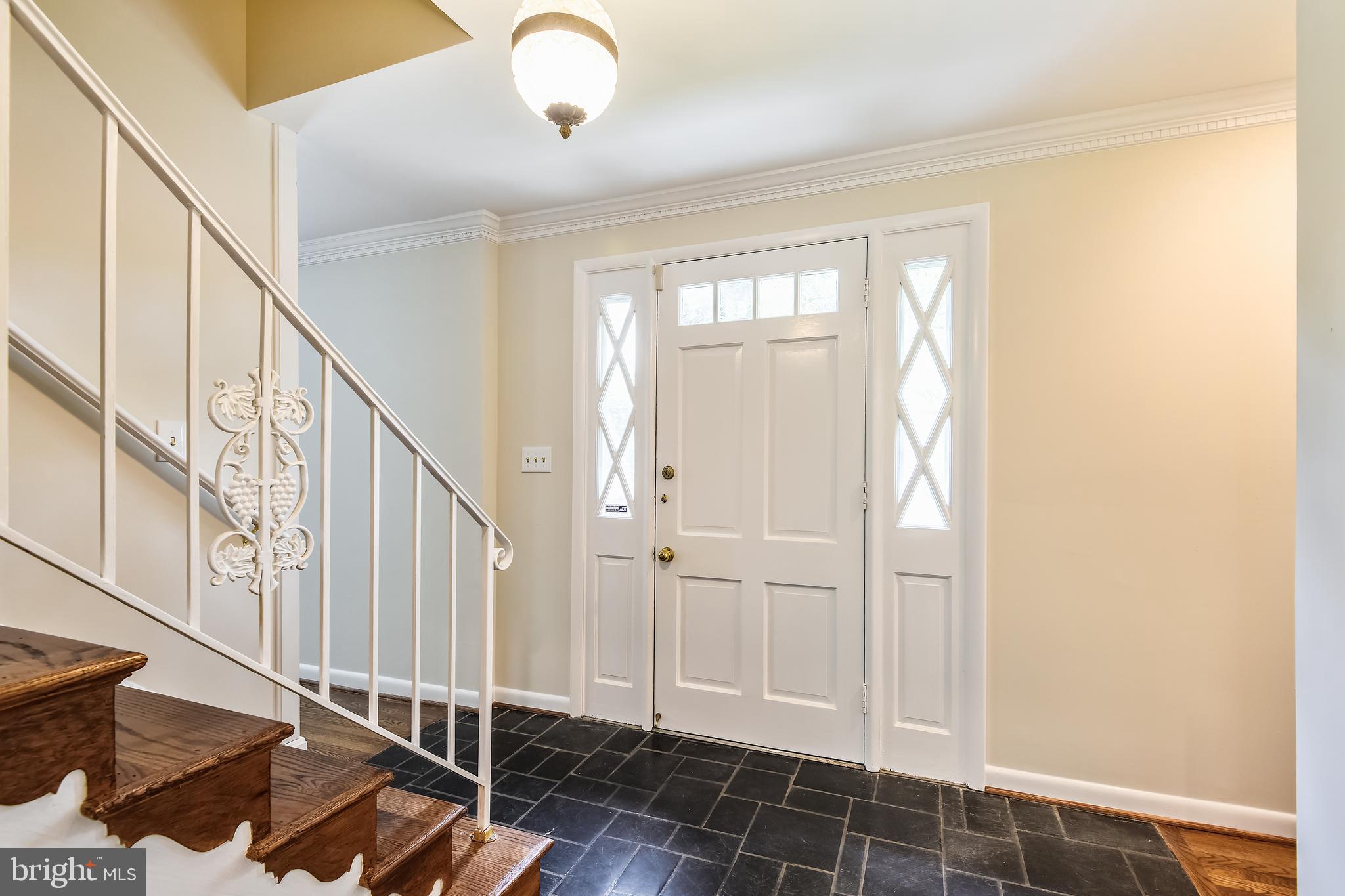 7712 Groton Road Bethesda, MD 20817 - Photo 4 of 35