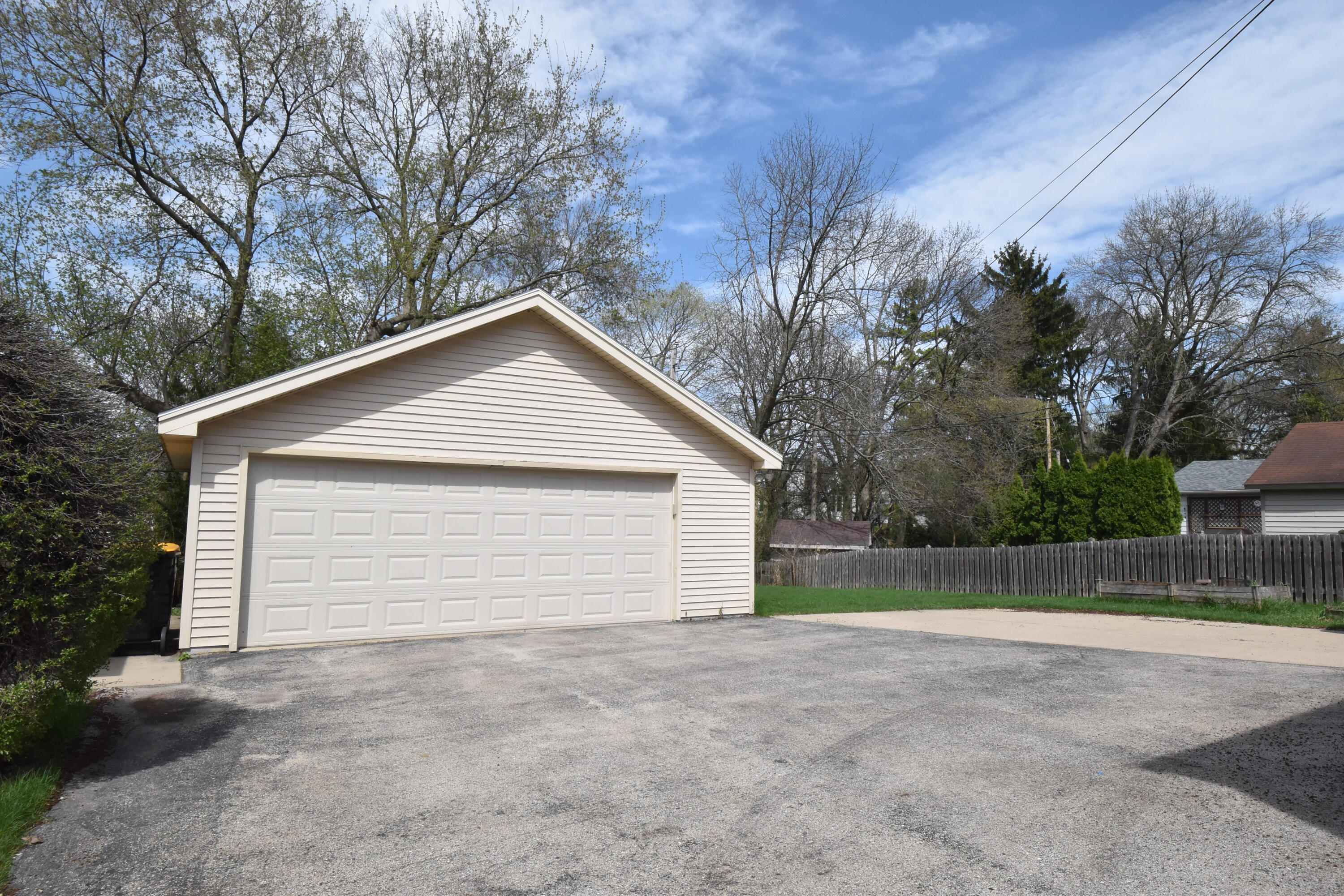8400 Stickney Avenue, Unit 8402 Wauwatosa, WI 53226 - Photo 45 of 50 MMG_0009