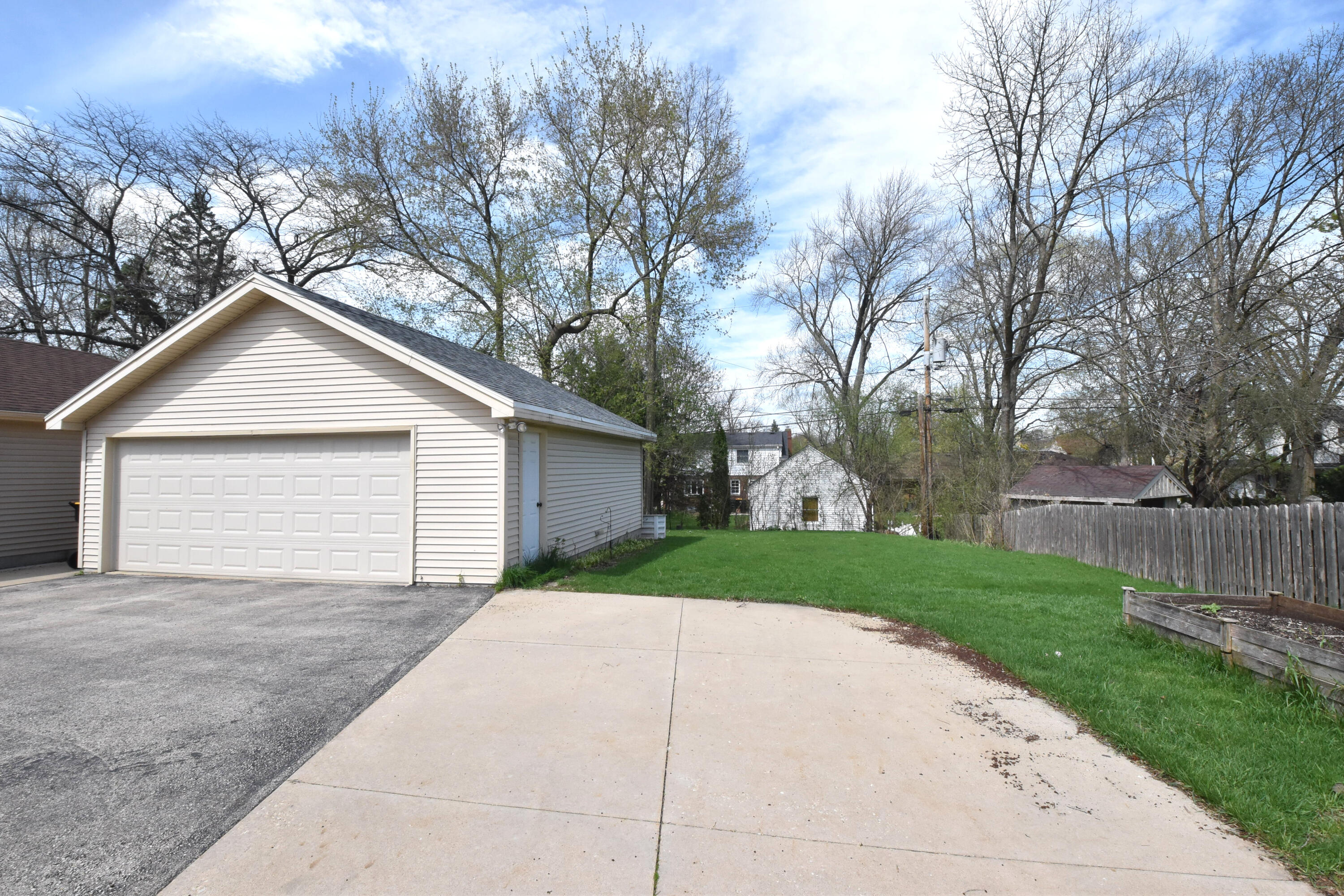 8400 Stickney Avenue, Unit 8402 Wauwatosa, WI 53226 - Photo 46 of 50 MMG_0011