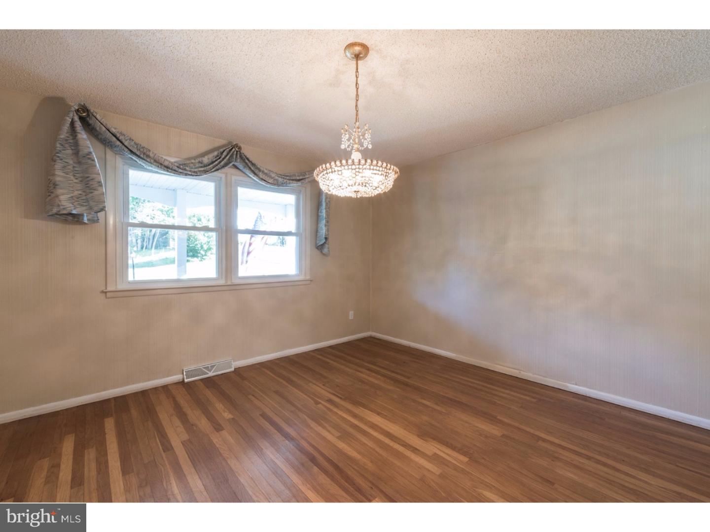 211 Remington Road Broomall, PA 19008 - Photo 8 of 25 Dining Room