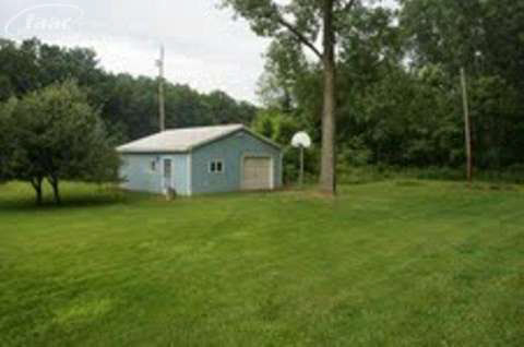 12359 White Lake Road Fenton, MI 48430 - Photo 20 of 26 20365309-19.JPG