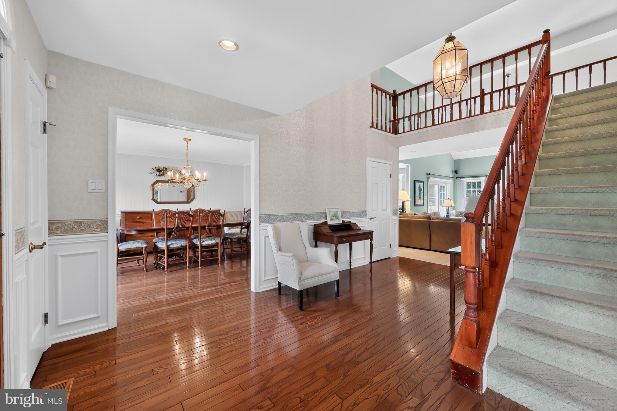 2 Talon Court Sewell, NJ 08080 - Photo 3 of 52 Foyer