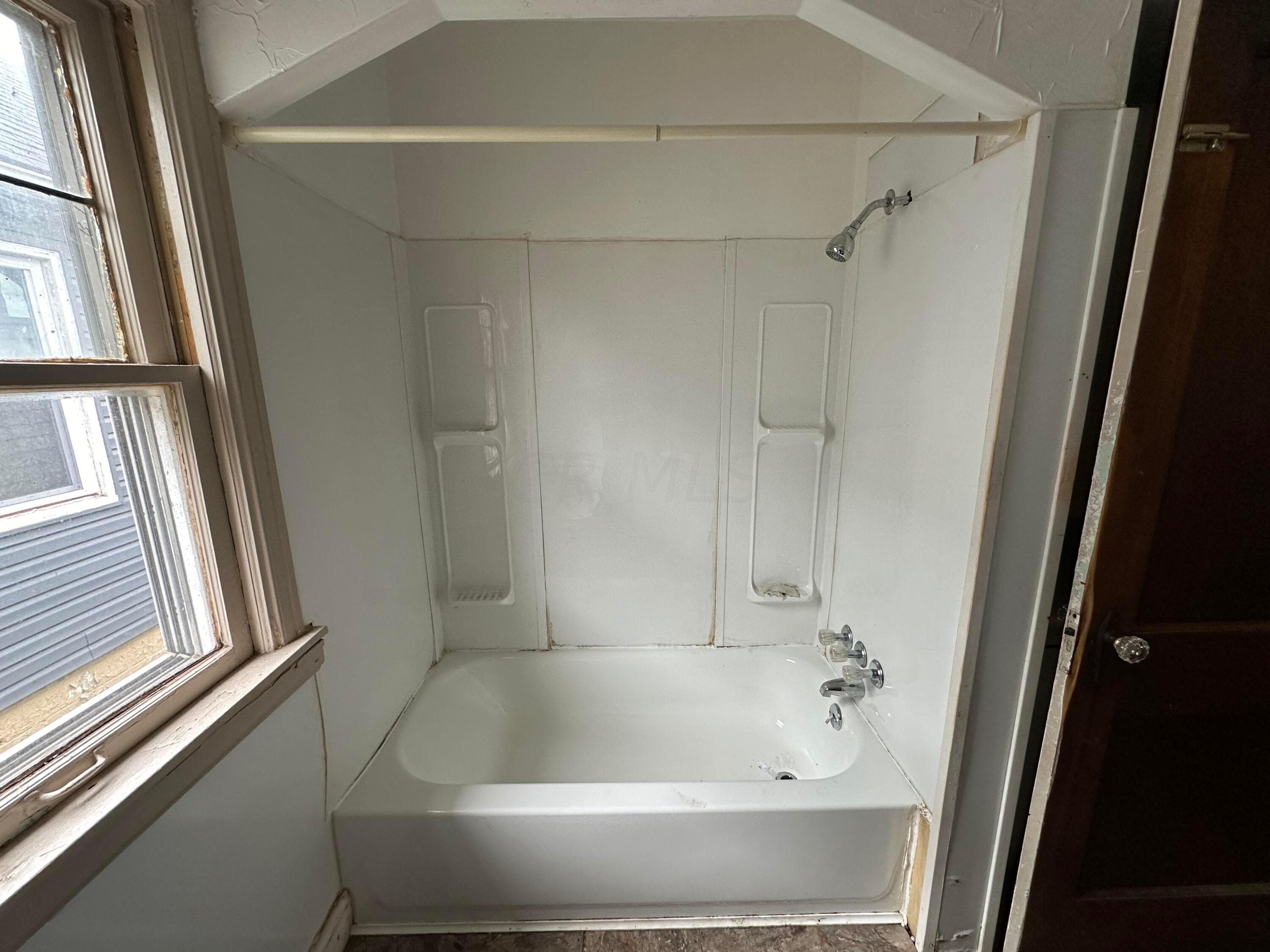 1317 Lockbourne Road Columbus, OH 43206 - Photo 28 of 42 IMG_2413