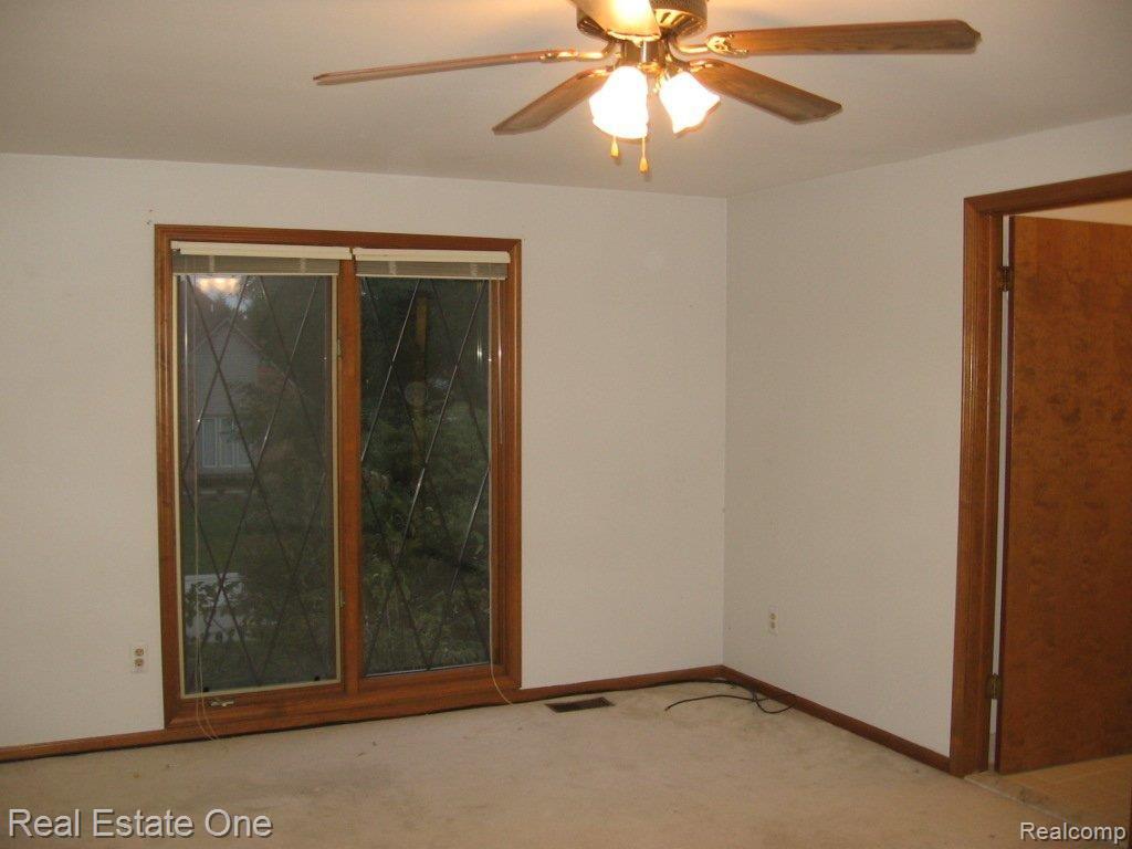 3139 Baypoint Drive Rochester, MI 48309 - Photo 7 of 11 Master Bdrm.