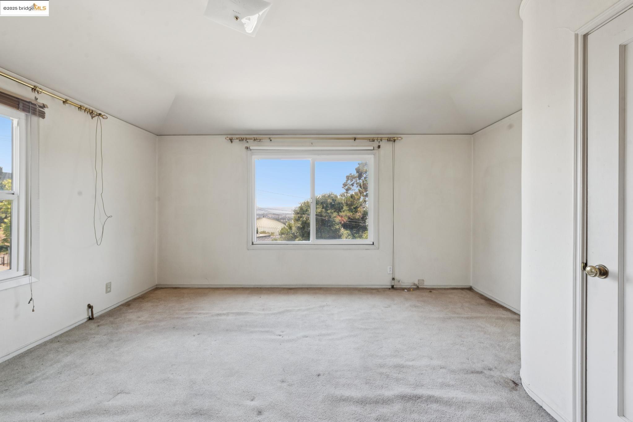4751 Lincoln Avenue Oakland, CA 94602 - Photo 28 of 60 Unfurnished room with carpet