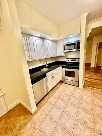 $2,600 | 10 Haviland Street, Unit D, Norwalk, CT 06854