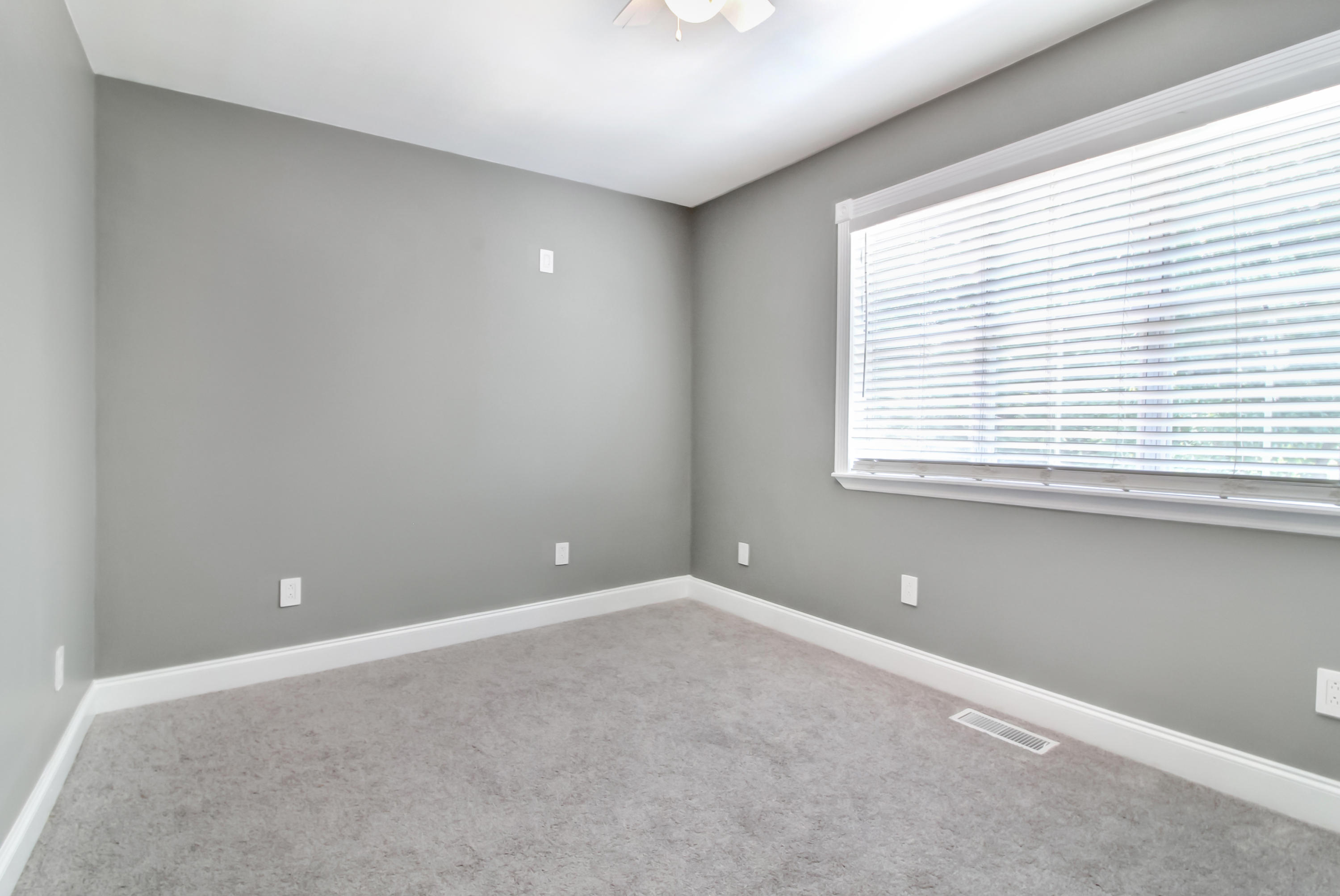 403 Laurel Ridge Road North Charleston, SC 29418 - Photo 19 of 38 upstair middle bedroom