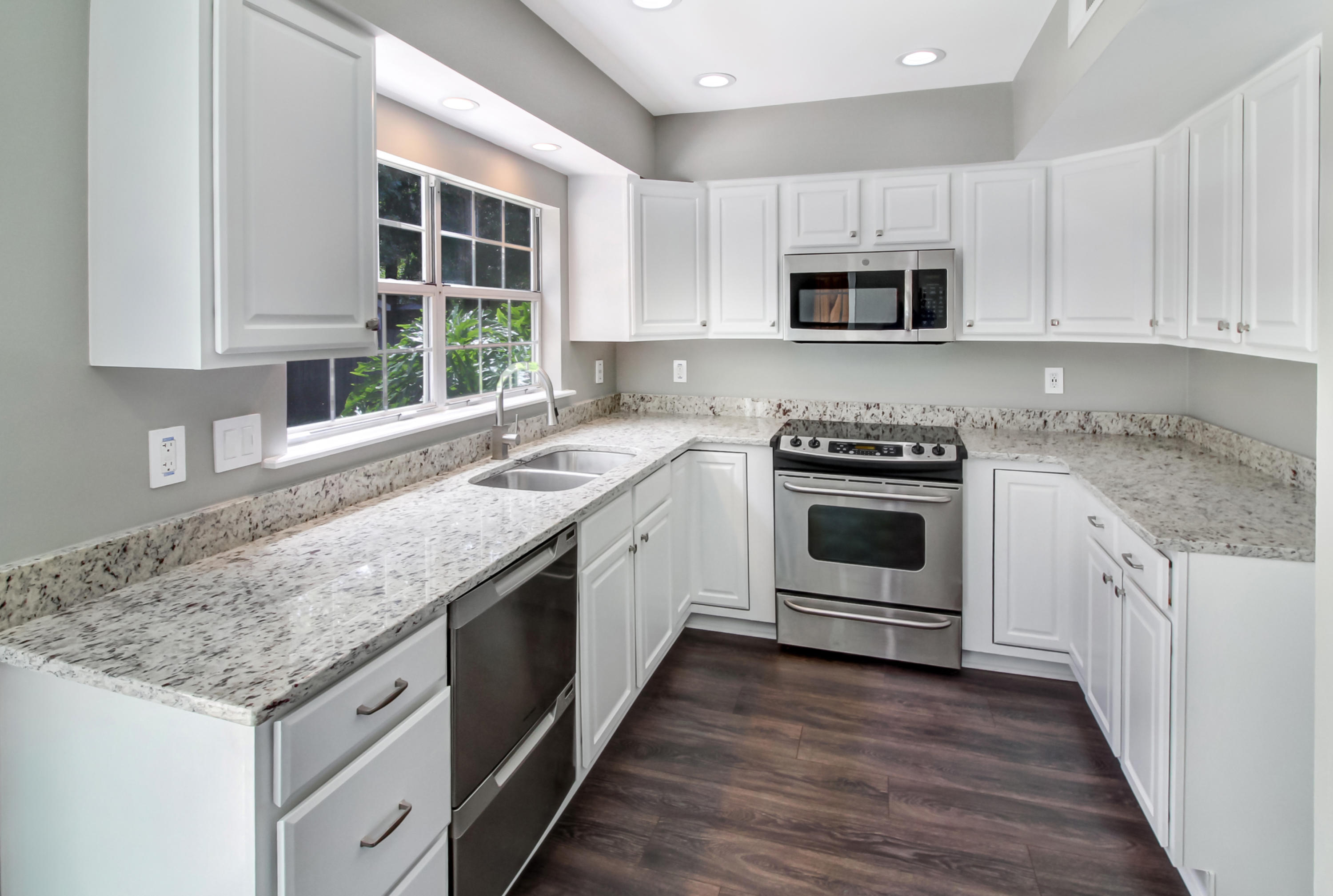 403 Laurel Ridge Road North Charleston, SC 29418 - Photo 9 of 38 kitchen