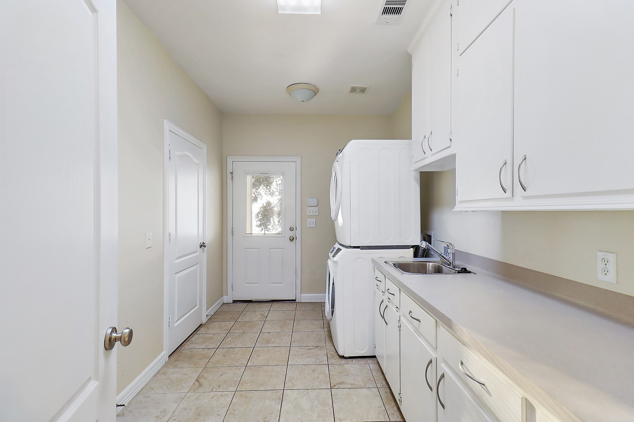 4521 West Bayshore Road, Unit A Anahuac, TX 77514 - Photo 15 of 34