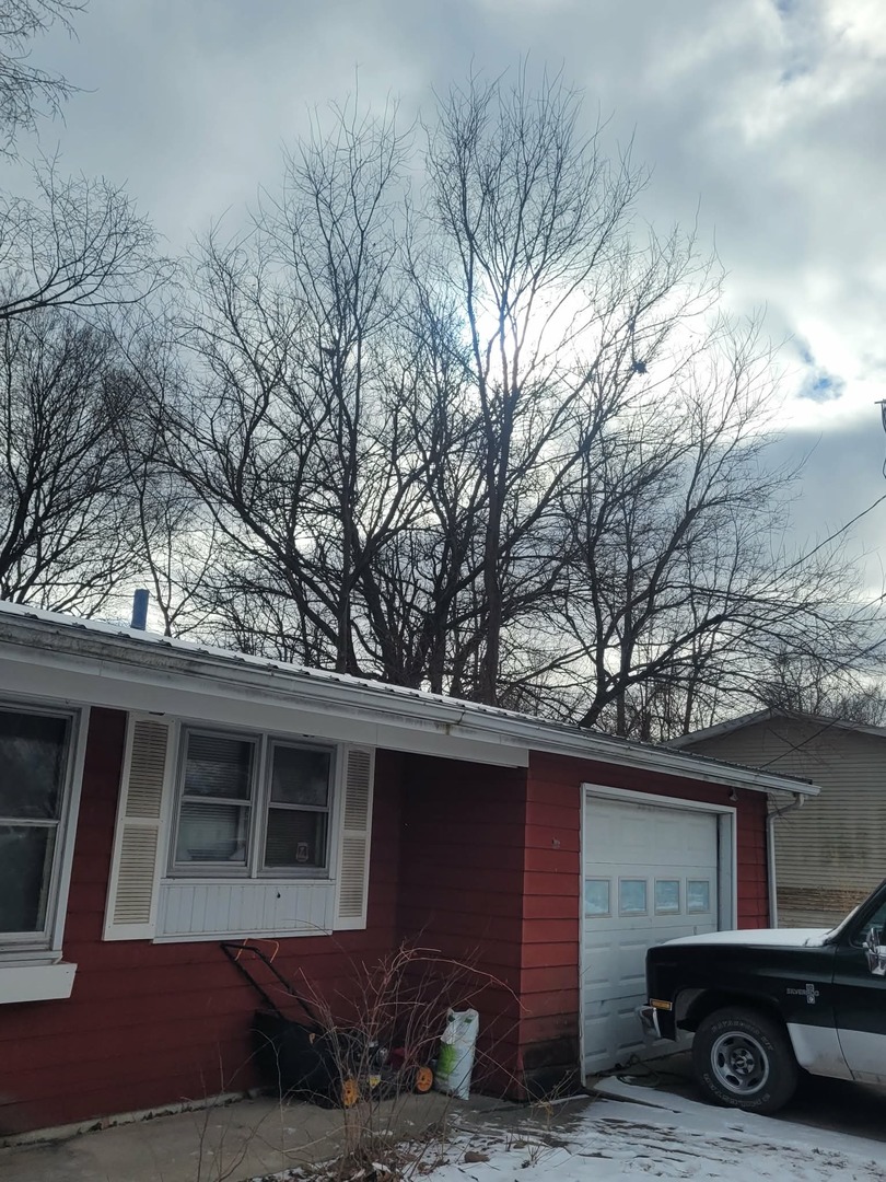 2128 State Street Peru, IL 61354 - Photo 2 of 9