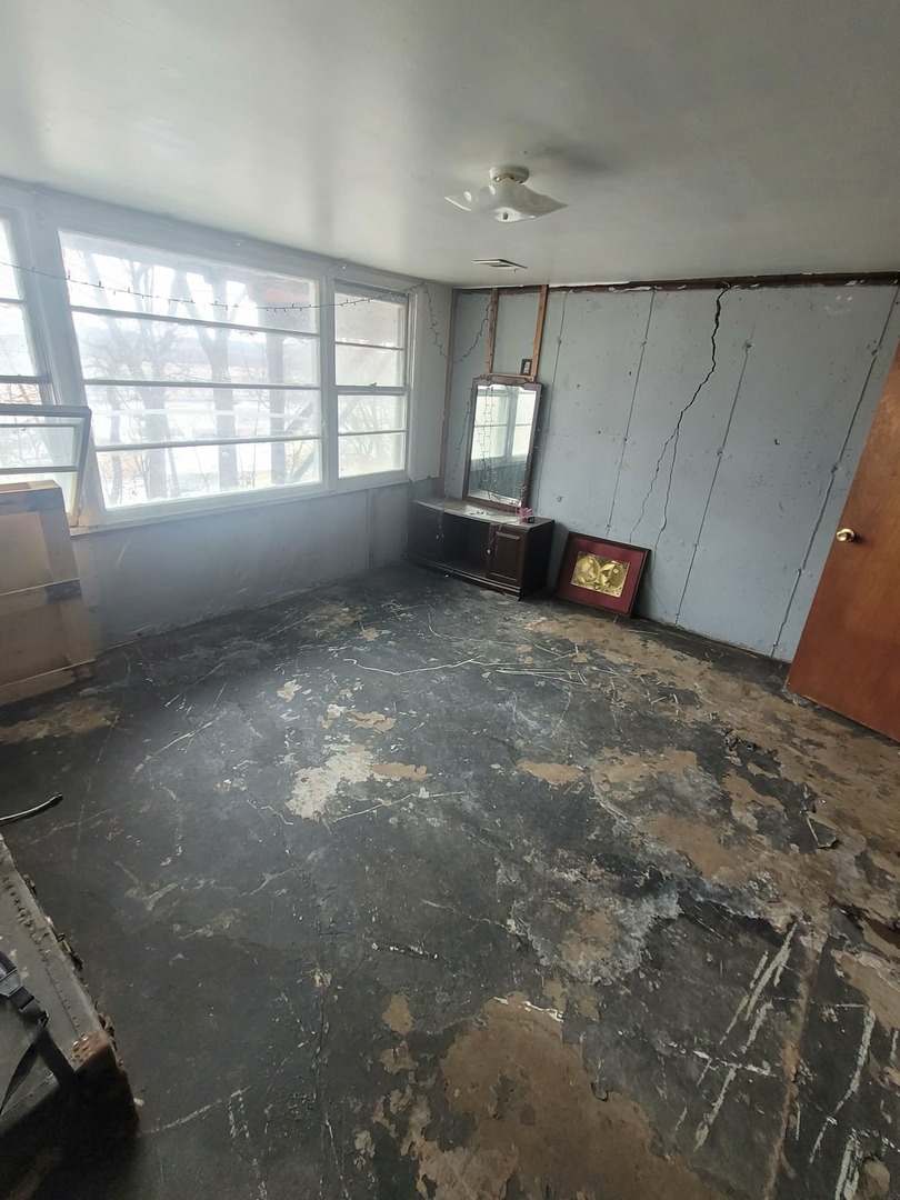 2128 State Street Peru, IL 61354 - Photo 3 of 9