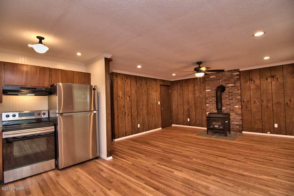 22 Applegate Road Lake Ariel, PA 18436 - Photo 4 of 52