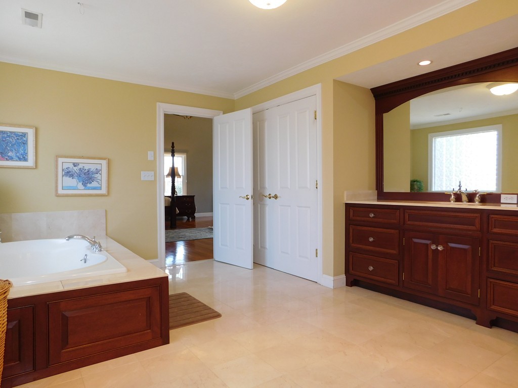 1 Hickory Bend Road Shrewsbury, MA 01545 - Photo 20 of 30 Gallery Image 20