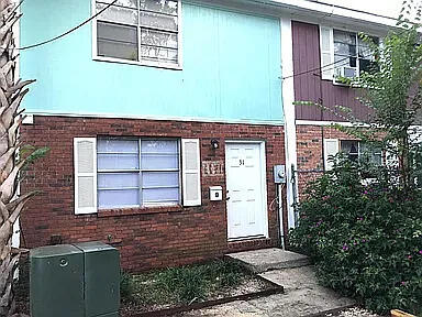 31 Radcliffe outside 1