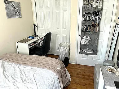 31 Radcliffe Street Charleston, SC 29403 - Photo 14 of 20 31 radcliffe upstairs bedroom right 2