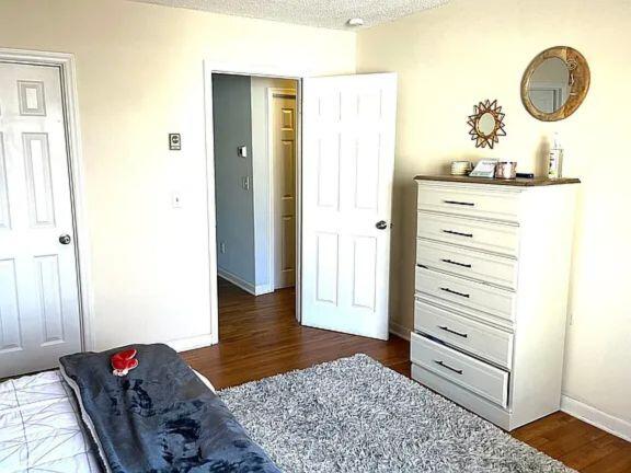 31 Radcliffe Street Charleston, SC 29403 - Photo 16 of 20 31 radcliffe primary bedroom