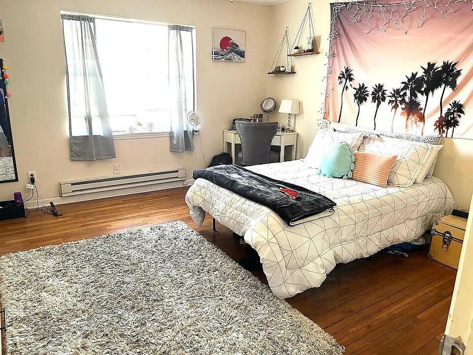 31 Radcliffe Street Charleston, SC 29403 - Photo 17 of 20 31 radcliffe primary bedroom 2