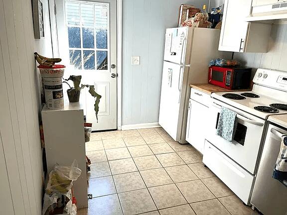 31 Radcliffe Street Charleston, SC 29403 - Photo 10 of 20 31 radcliffe kitchen 2