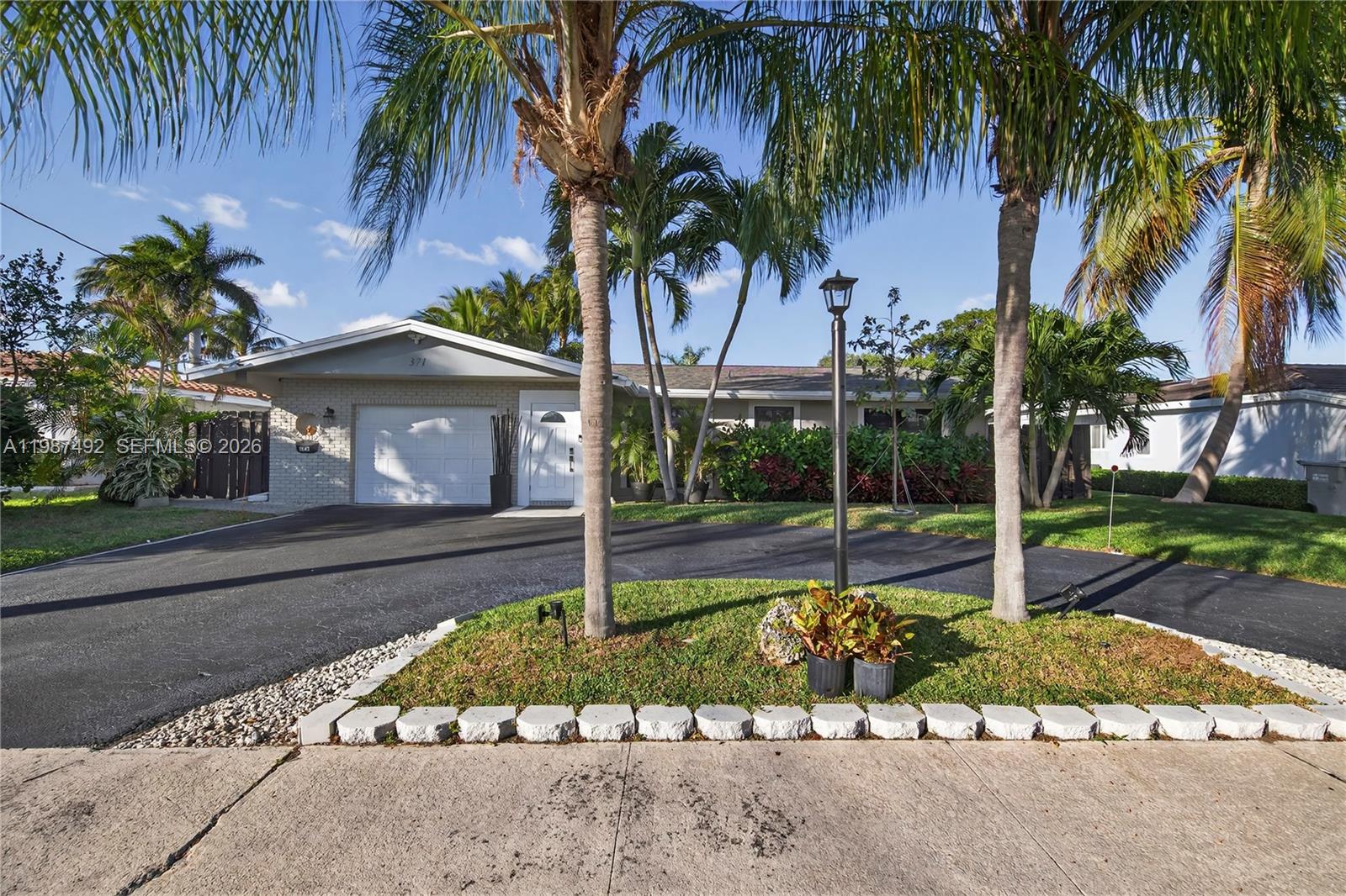 371 Southeast 3rd Street, Unit 371 Pompano Beach, FL 33060 - Photo 12 of 83