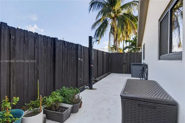 $4,600 | 371 Southeast 3rd Street, Unit 371, Pompano Beach, FL 33060
