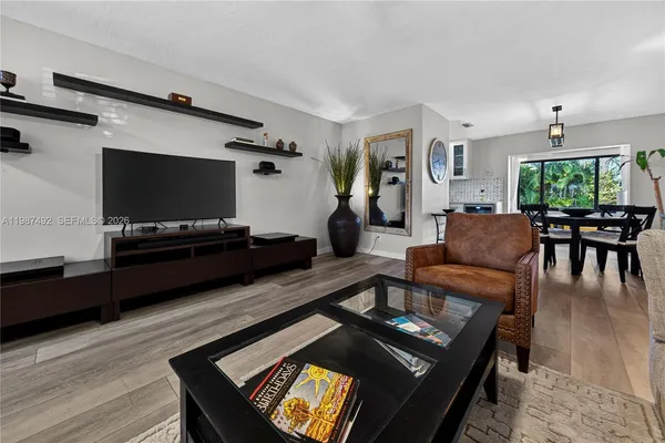 $4,600 | 371 Southeast 3rd Street, Unit 371, Pompano Beach, FL 33060