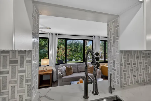 $4,600 | 371 Southeast 3rd Street, Unit 371, Pompano Beach, FL 33060