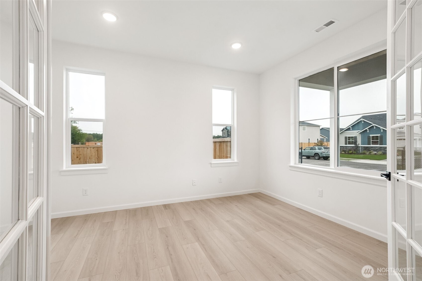 943 Lucas Avenue, Unit 16 Buckley, WA 98321 - Photo 8 of 35