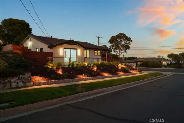 $2,285,000 | 2704 Vista Mesa Drive, Rancho Palos Verdes, CA 90275