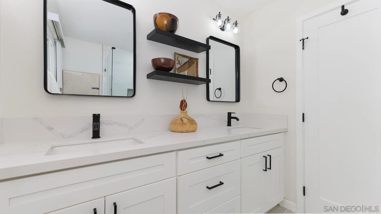 9549 Abbeyfield Road Santee, CA 92071 - Photo 11 of 19 Gallery Image 11