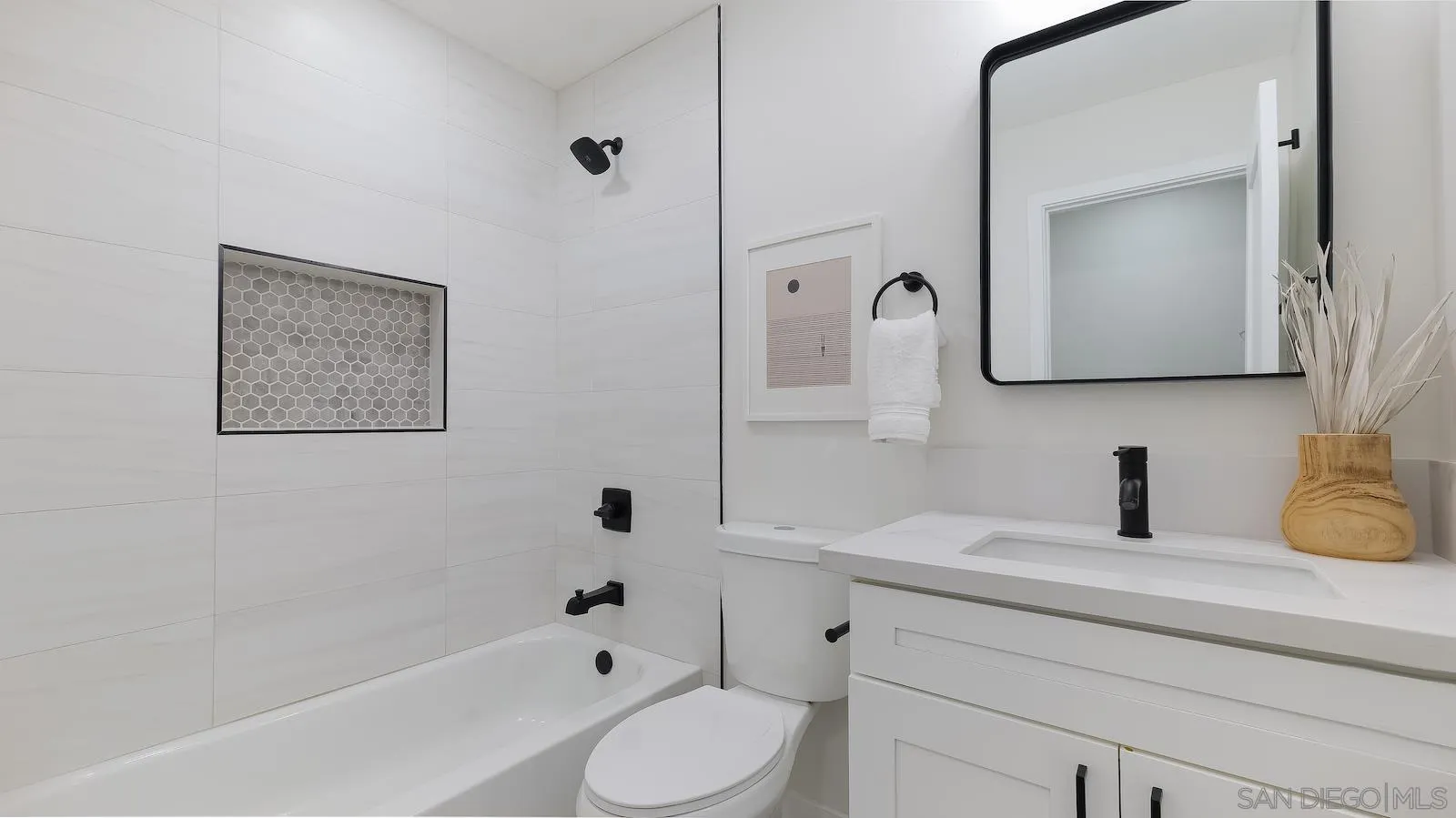 9549 Abbeyfield Road Santee, CA 92071 - Photo 13 of 19 Gallery Image 13