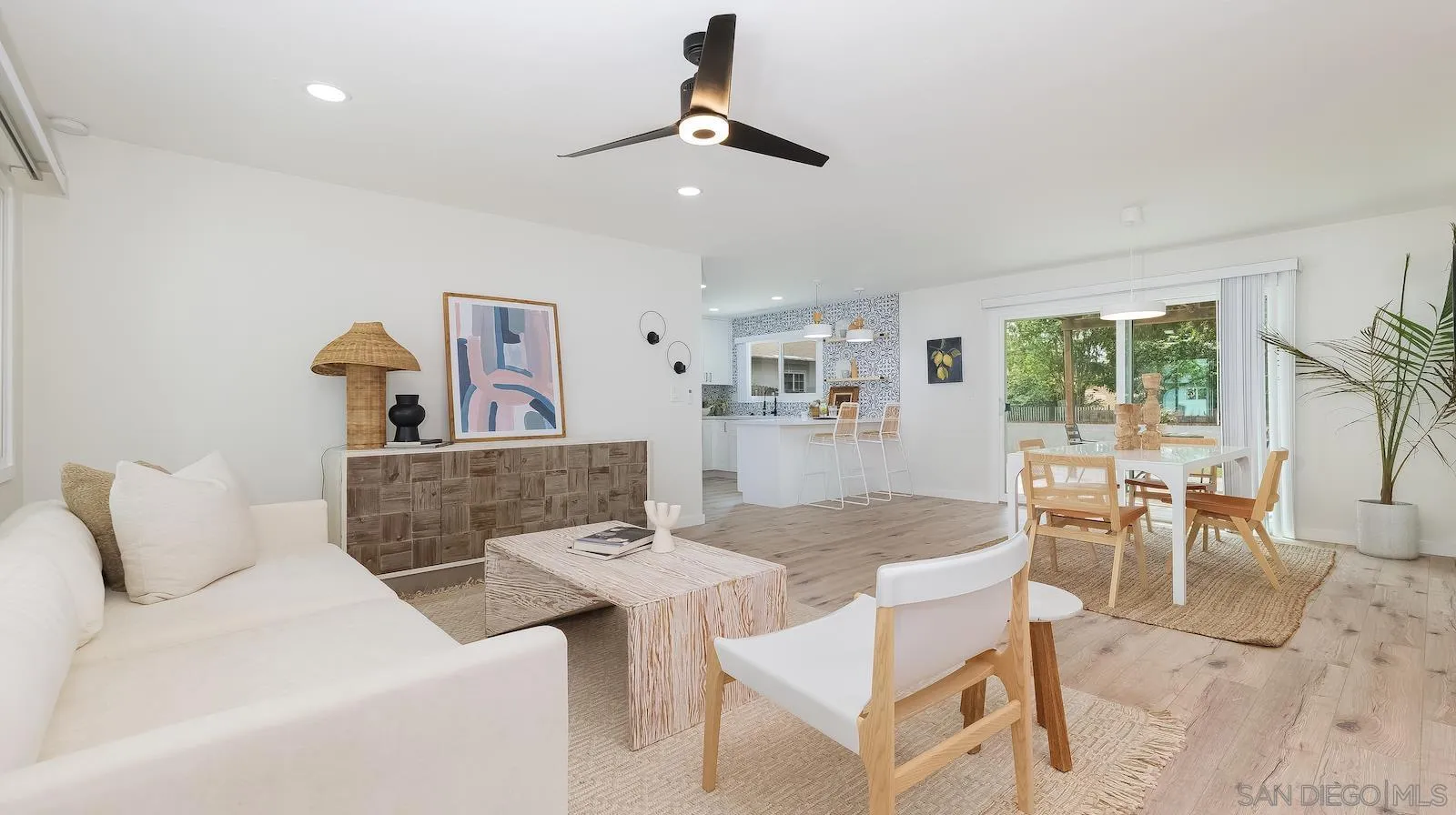 9549 Abbeyfield Road Santee, CA 92071 - Photo 4 of 19 Gallery Image 4