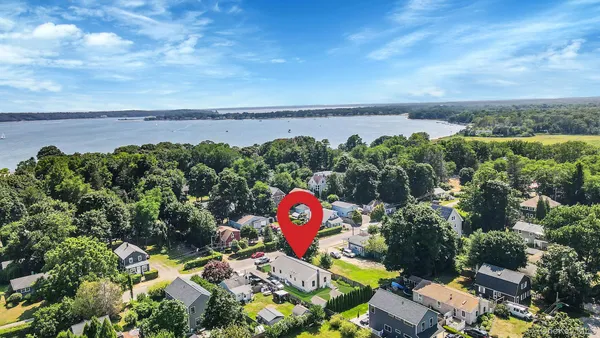 $749,999 | 395 Linnet Street, Greenport, NY 11944