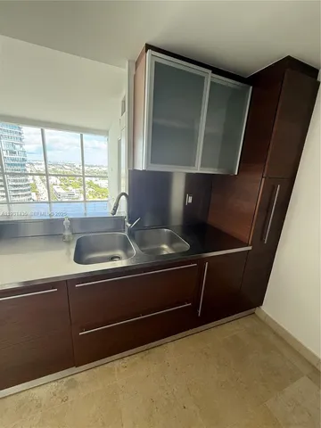 $6,250 | 450 Alton Road, Unit 2508, Miami Beach, FL 33139