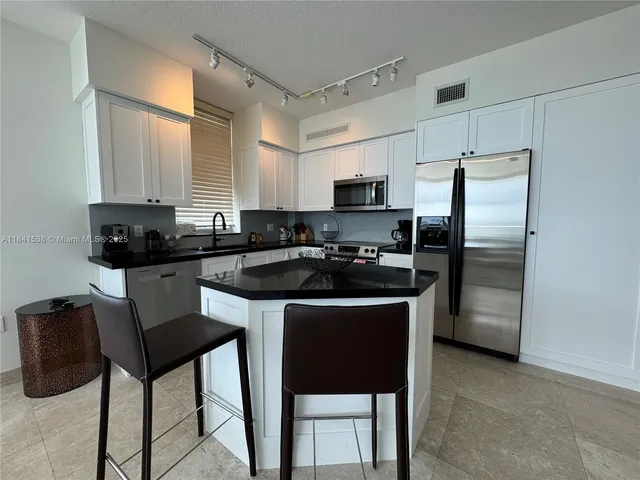 $3,950 | 1755 East Hallandale Beach Boulevard, Unit 2207E, Hallandale Beach, FL 33009