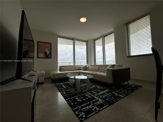 $3,950 | 1755 East Hallandale Beach Boulevard, Unit 2207E, Hallandale Beach, FL 33009