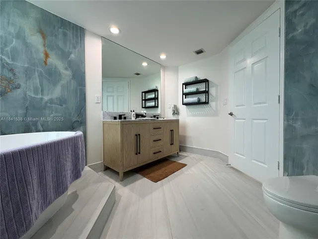 $3,950 | 1755 East Hallandale Beach Boulevard, Unit 2207E, Hallandale Beach, FL 33009