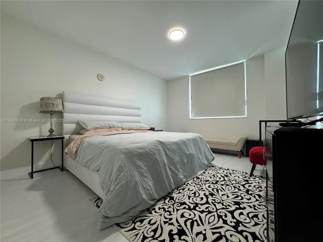 $3,950 | 1755 East Hallandale Beach Boulevard, Unit 2207E, Hallandale Beach, FL 33009